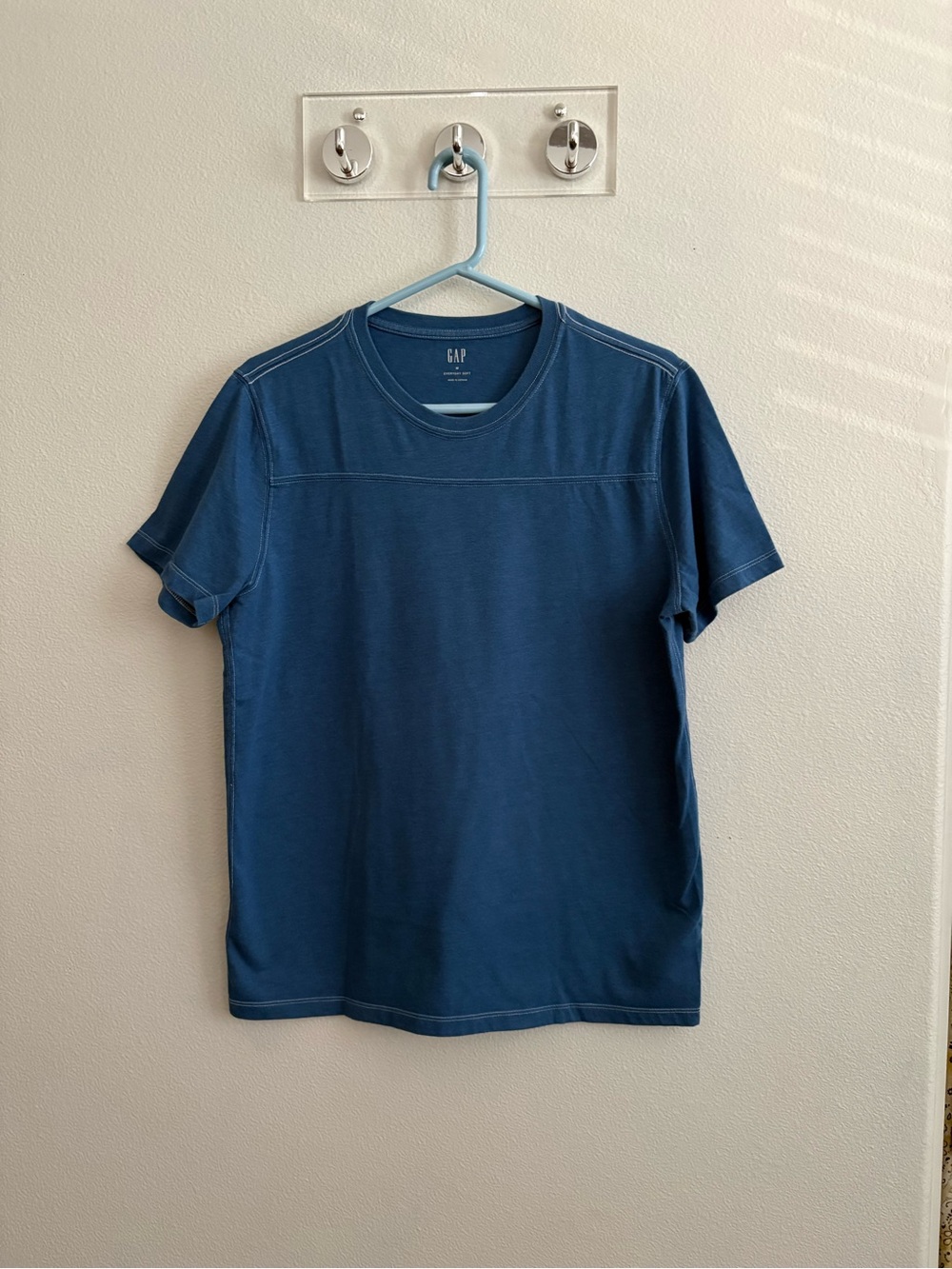 GAP Men's Blue Short-Sleeve Crewneck Tee
